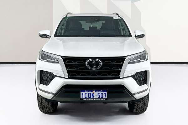 2023 Toyota FORTUNER GXL PREMIUM INTERIOR GUN156R