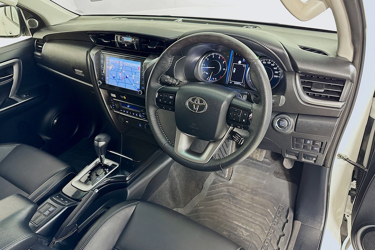2023 Toyota FORTUNER GXL PREMIUM INTERIOR GUN156R