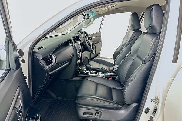 2023 Toyota FORTUNER GXL PREMIUM INTERIOR GUN156R