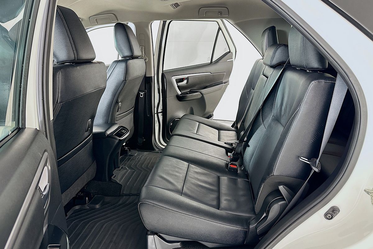 2023 Toyota FORTUNER GXL PREMIUM INTERIOR GUN156R