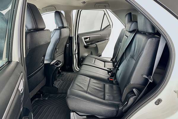 2023 Toyota FORTUNER GXL PREMIUM INTERIOR GUN156R
