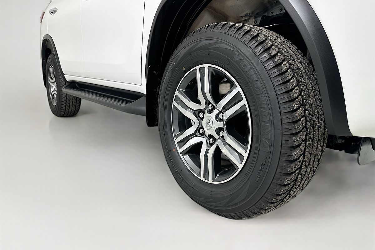 2023 Toyota FORTUNER GXL PREMIUM INTERIOR GUN156R