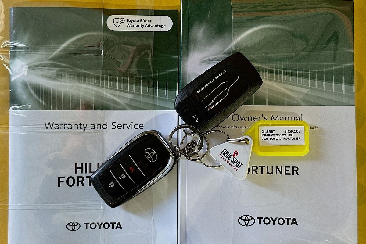 2023 Toyota FORTUNER GXL PREMIUM INTERIOR GUN156R