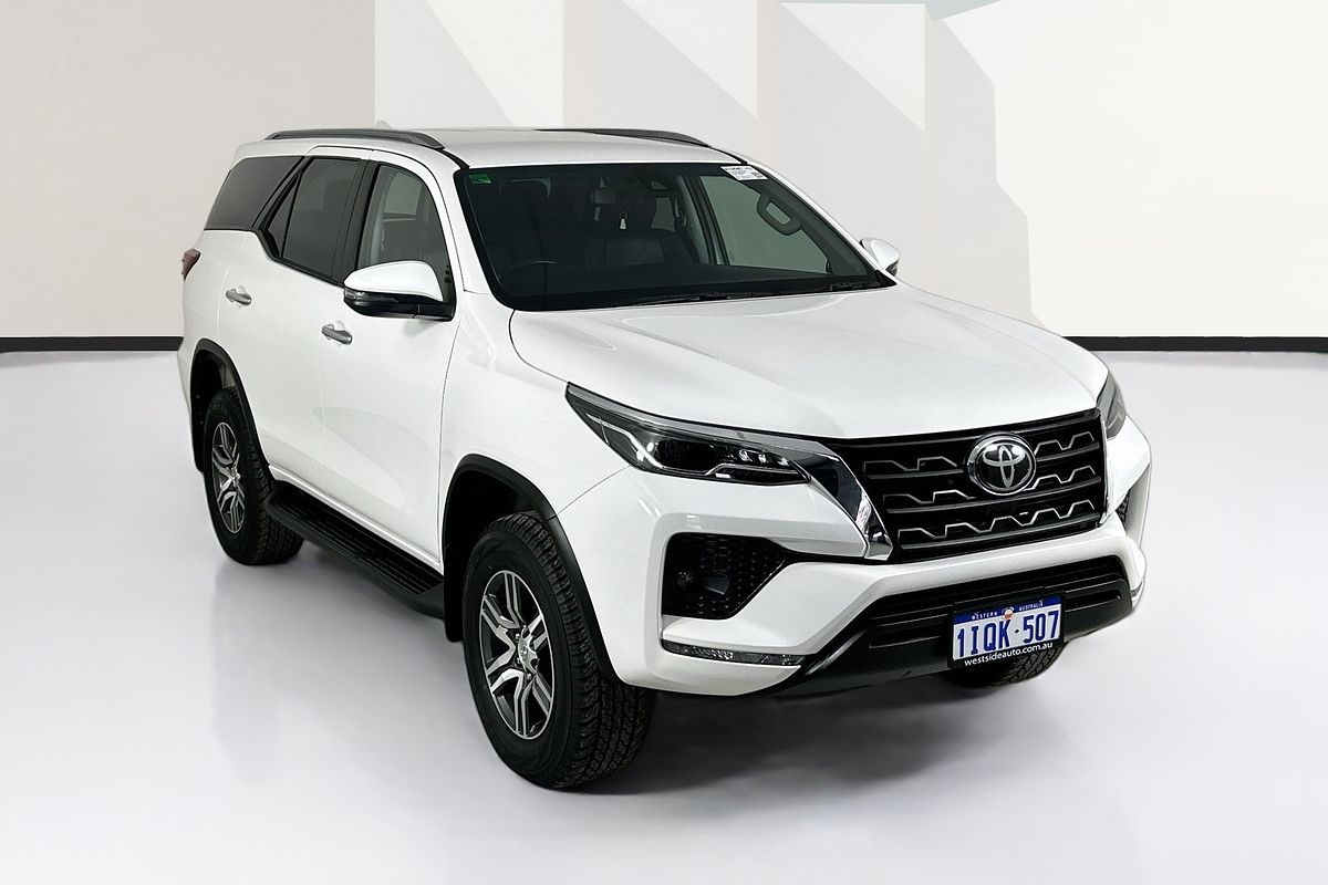 2023 Toyota FORTUNER GXL PREMIUM INTERIOR GUN156R