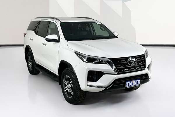 2023 Toyota FORTUNER GXL PREMIUM INTERIOR GUN156R