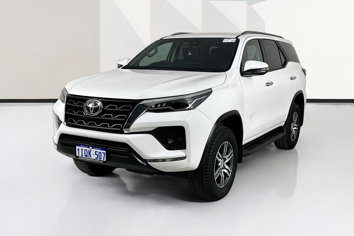 2023 Toyota FORTUNER GXL PREMIUM INTERIOR GUN156R