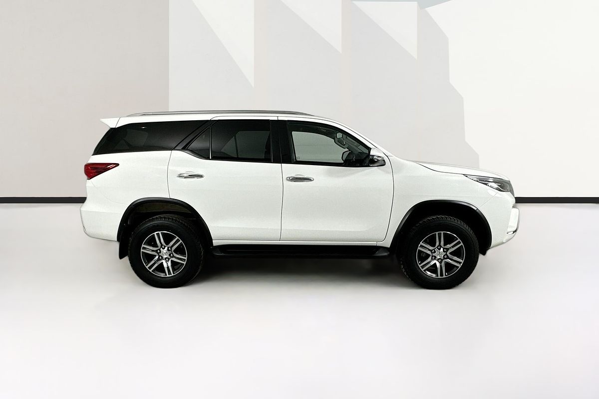 2023 Toyota FORTUNER GXL PREMIUM INTERIOR GUN156R
