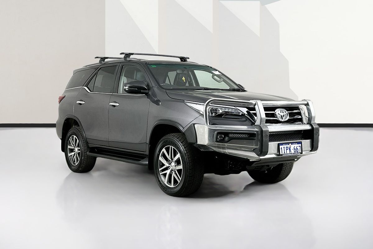 2019 Toyota FORTUNER CRUSADE GUN156R