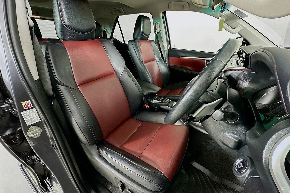 2019 Toyota FORTUNER CRUSADE GUN156R
