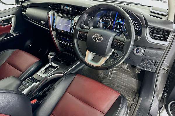 2019 Toyota FORTUNER CRUSADE GUN156R