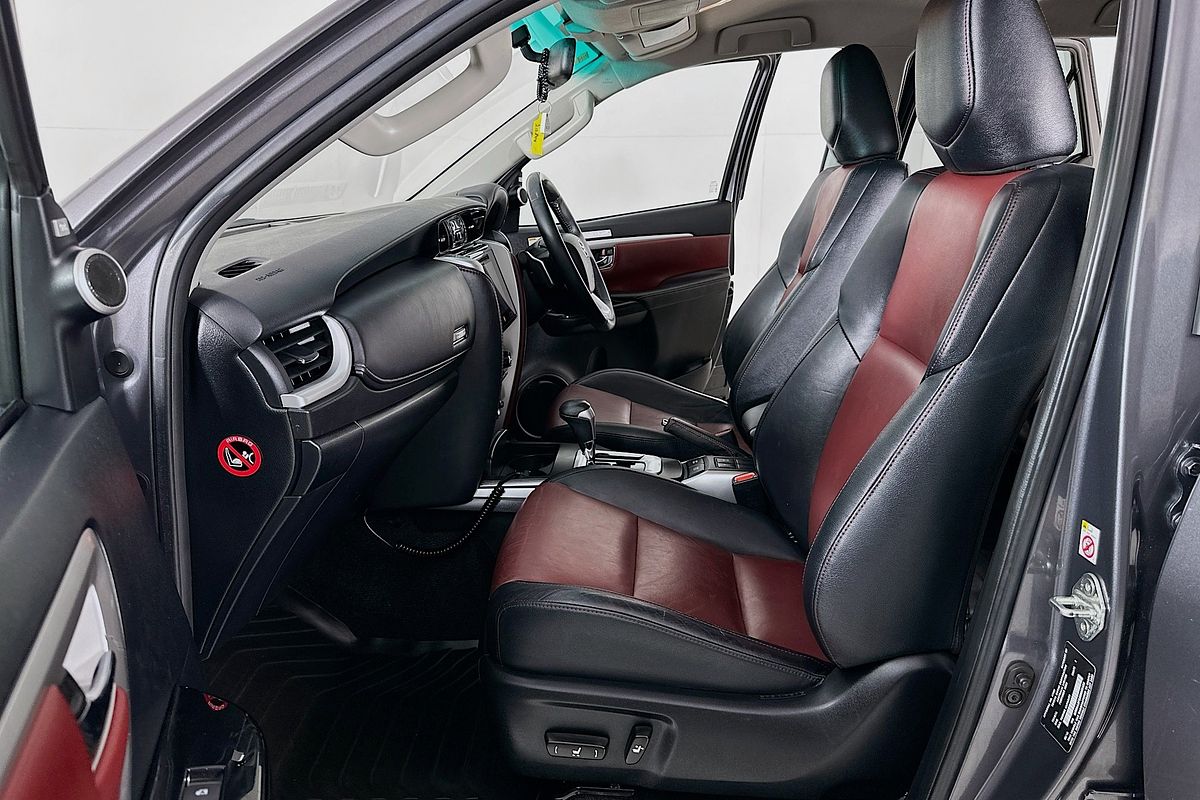 2019 Toyota FORTUNER CRUSADE GUN156R