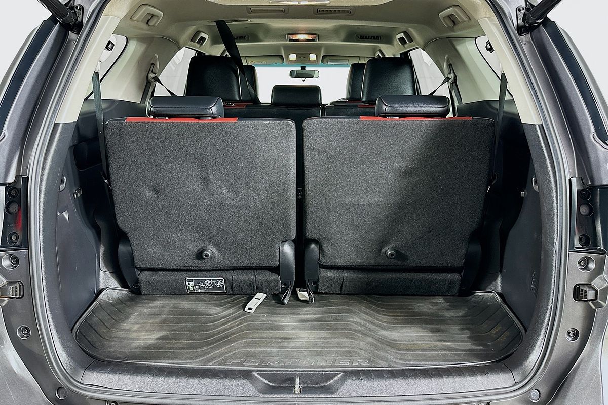2019 Toyota FORTUNER CRUSADE GUN156R