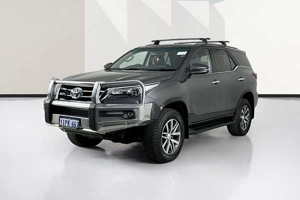 2019 Toyota FORTUNER CRUSADE GUN156R