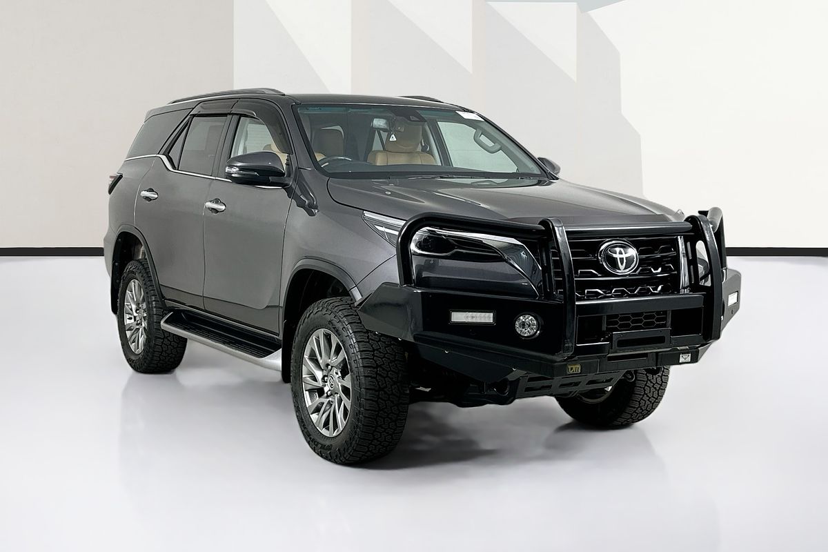 2020 Toyota FORTUNER CRUSADE GUN156R