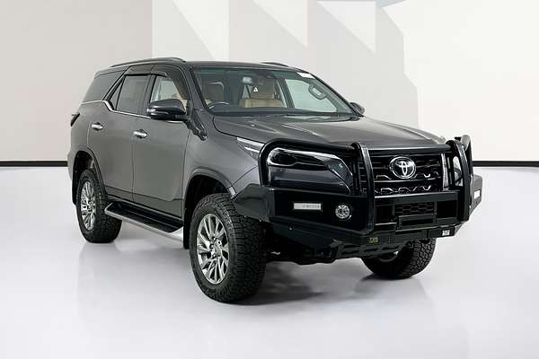 2020 Toyota FORTUNER CRUSADE GUN156R