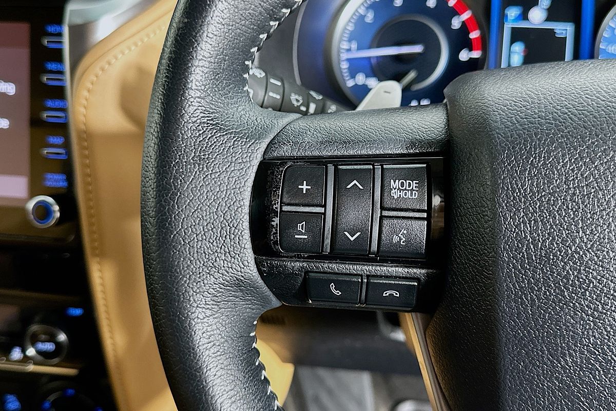 2020 Toyota FORTUNER CRUSADE GUN156R