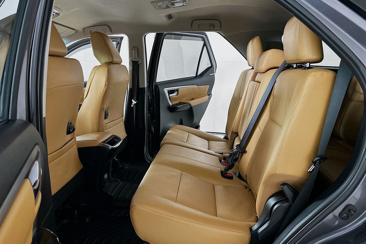 2020 Toyota FORTUNER CRUSADE GUN156R