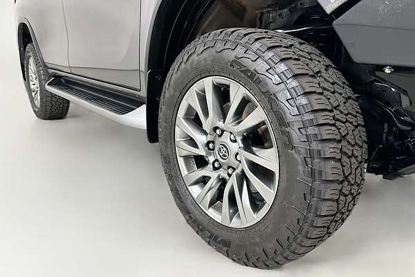 2020 Toyota FORTUNER CRUSADE GUN156R