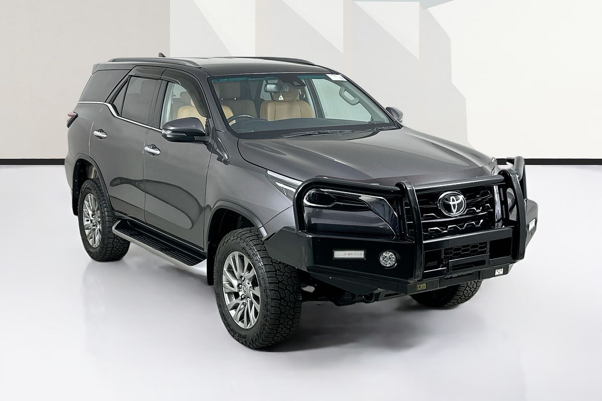 2020 Toyota FORTUNER CRUSADE GUN156R
