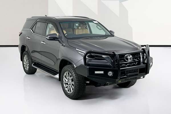 2020 Toyota FORTUNER CRUSADE GUN156R