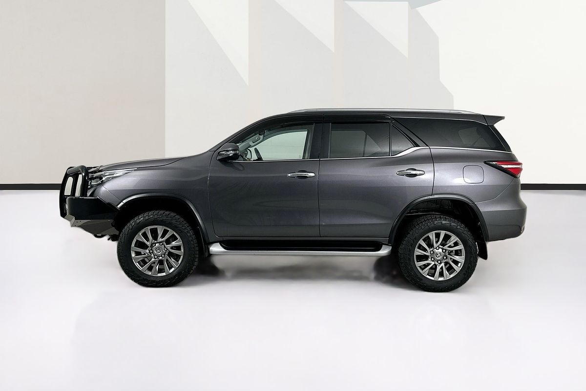 2020 Toyota FORTUNER CRUSADE GUN156R