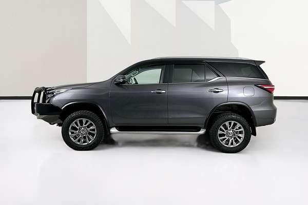 2020 Toyota FORTUNER CRUSADE GUN156R