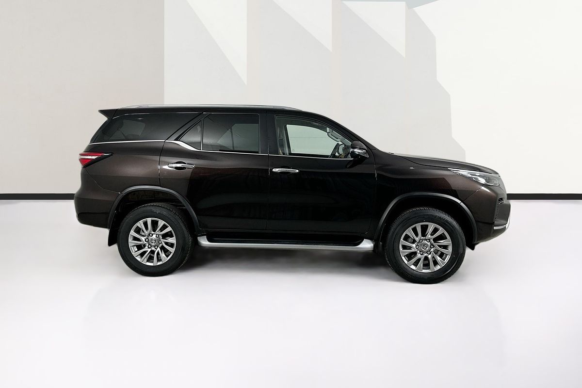 2024 Toyota FORTUNER CRUSADE GUN156R
