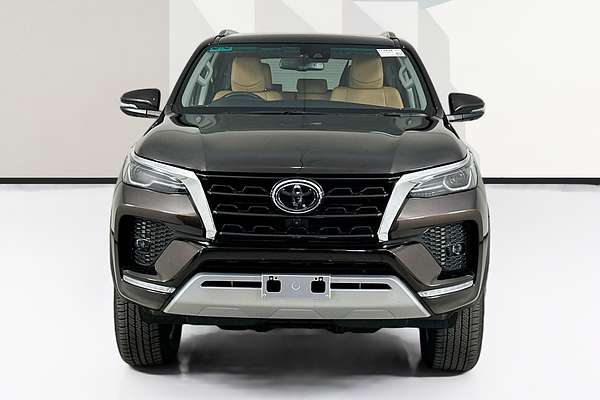 2024 Toyota FORTUNER CRUSADE GUN156R
