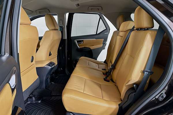 2024 Toyota FORTUNER CRUSADE GUN156R