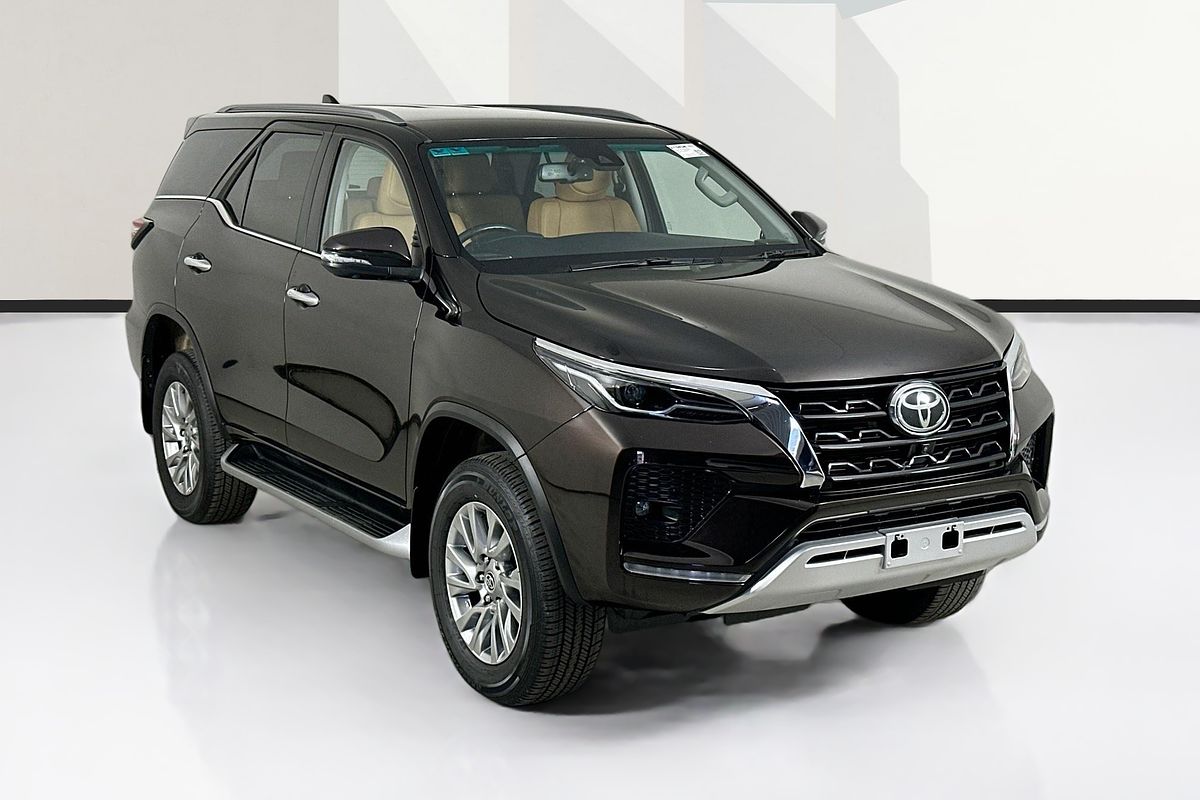 2024 Toyota FORTUNER CRUSADE GUN156R