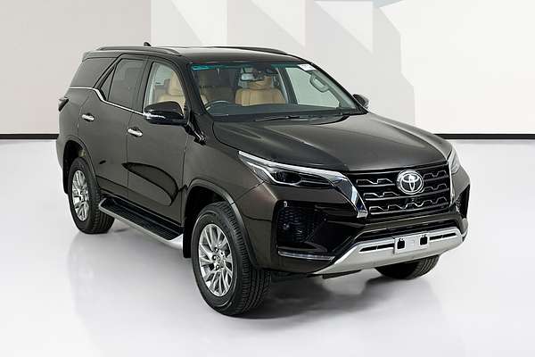 2024 Toyota FORTUNER CRUSADE GUN156R