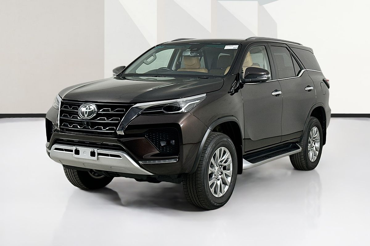 2024 Toyota FORTUNER CRUSADE GUN156R