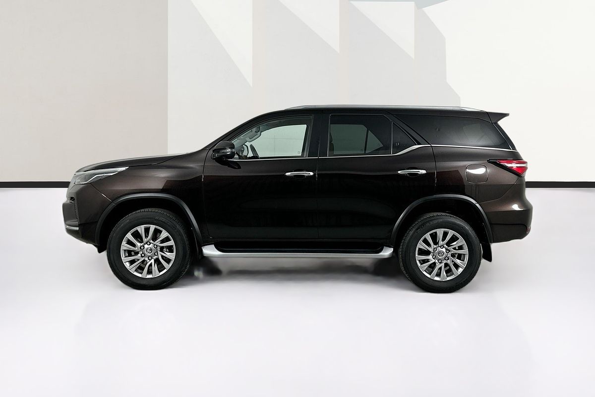 2024 Toyota FORTUNER CRUSADE GUN156R