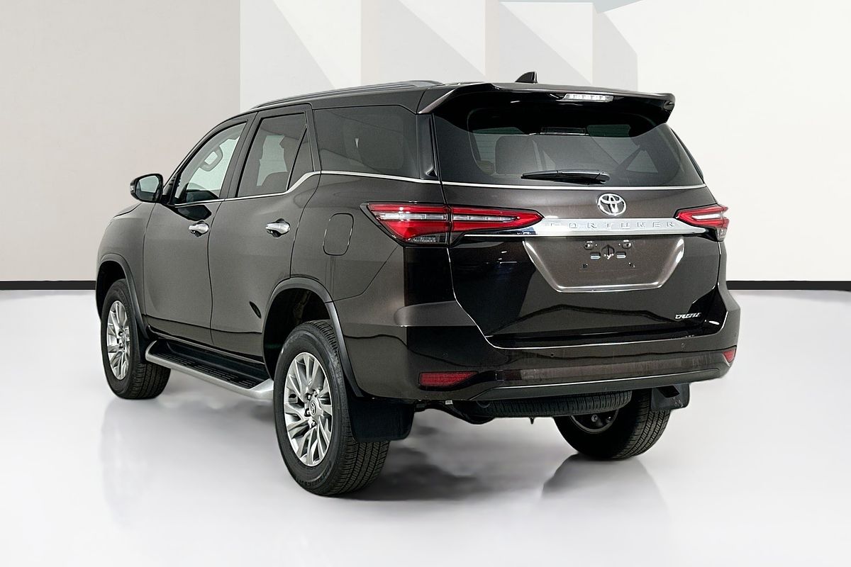 2024 Toyota FORTUNER CRUSADE GUN156R