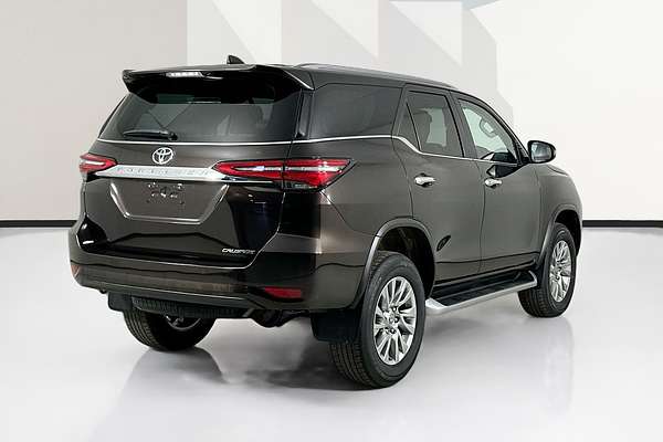 2024 Toyota FORTUNER CRUSADE GUN156R