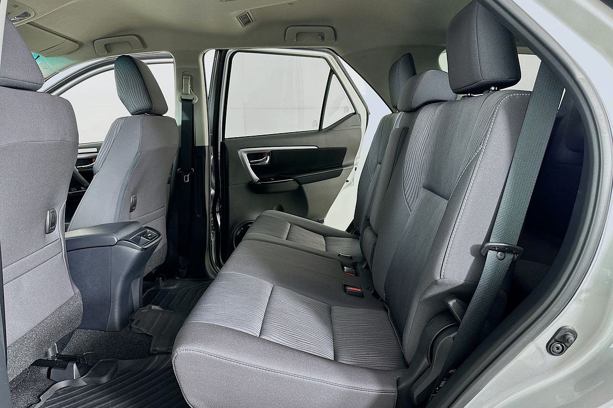 2025 Toyota FORTUNER GXL GUN156R