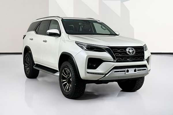2020 Toyota FORTUNER CRUSADE GUN156R