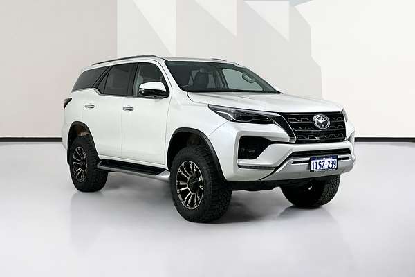 2020 Toyota FORTUNER CRUSADE GUN156R