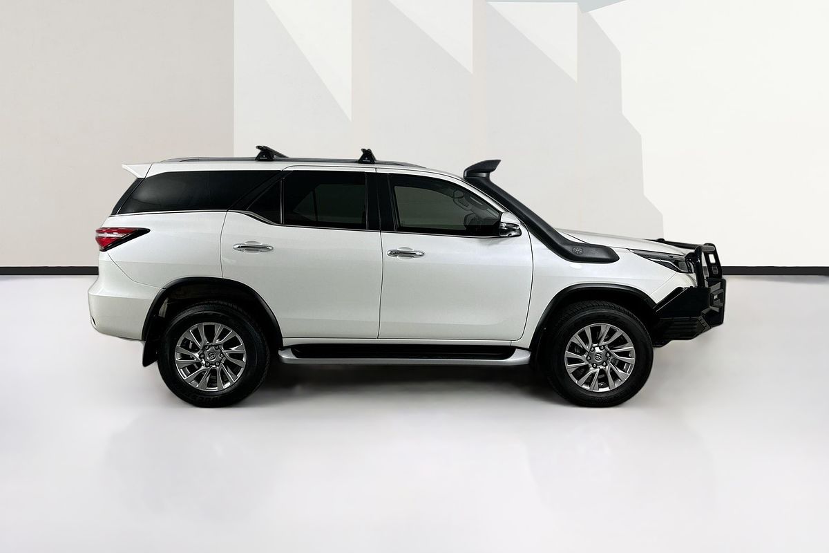 2022 Toyota FORTUNER CRUSADE GUN156R