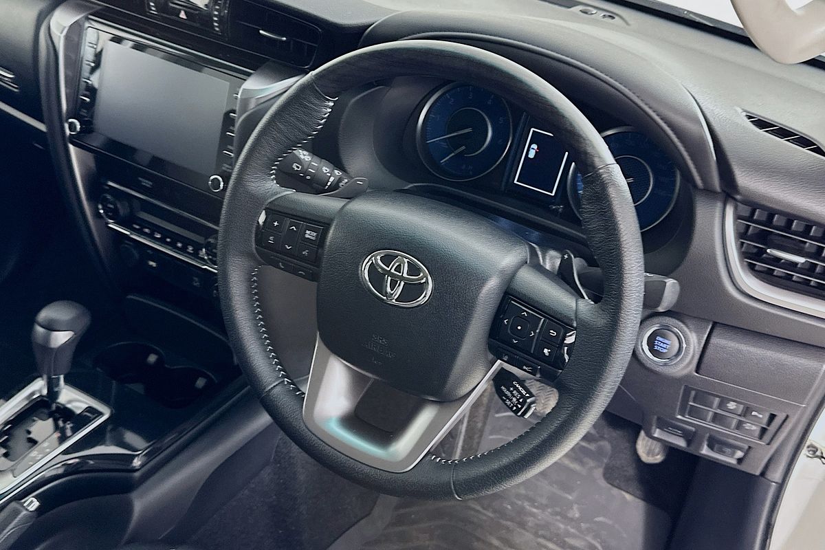 2022 Toyota FORTUNER GXL PREMIUM INTERIOR GUN156R