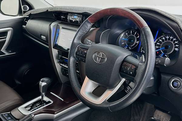 2017 Toyota FORTUNER CRUSADE GUN156R