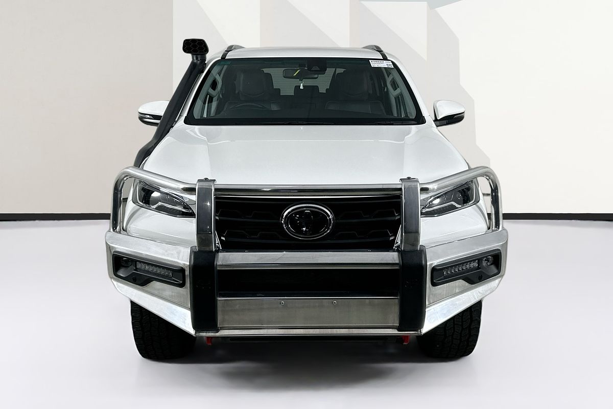 2022 Toyota FORTUNER GXL PREMIUM INTERIOR GUN156R