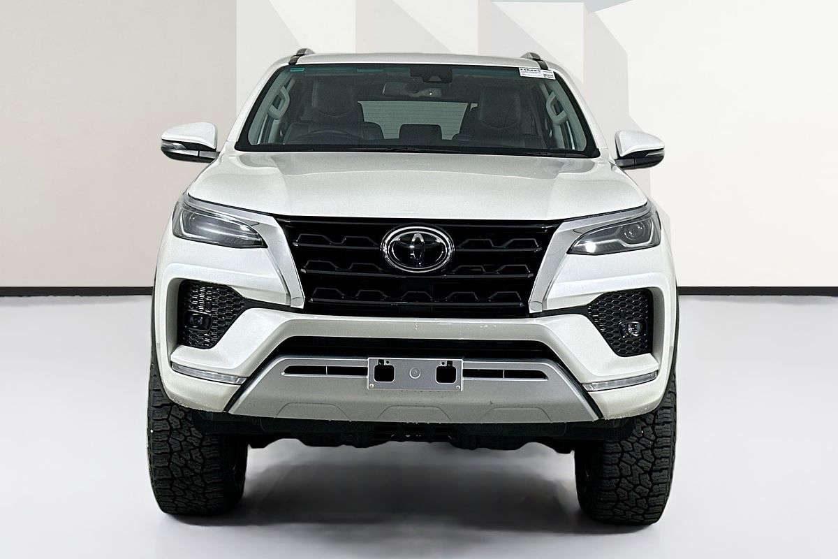 2020 Toyota FORTUNER CRUSADE GUN156R