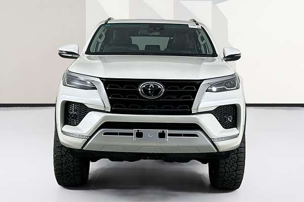 2020 Toyota FORTUNER CRUSADE GUN156R