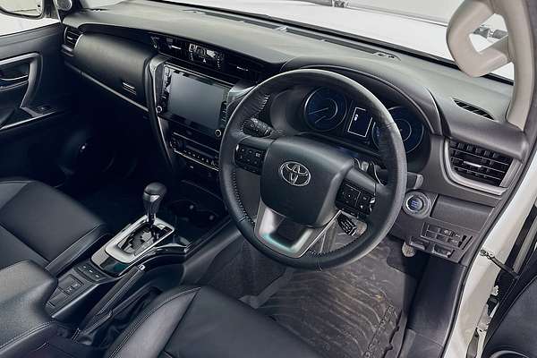 2022 Toyota FORTUNER GXL PREMIUM INTERIOR GUN156R