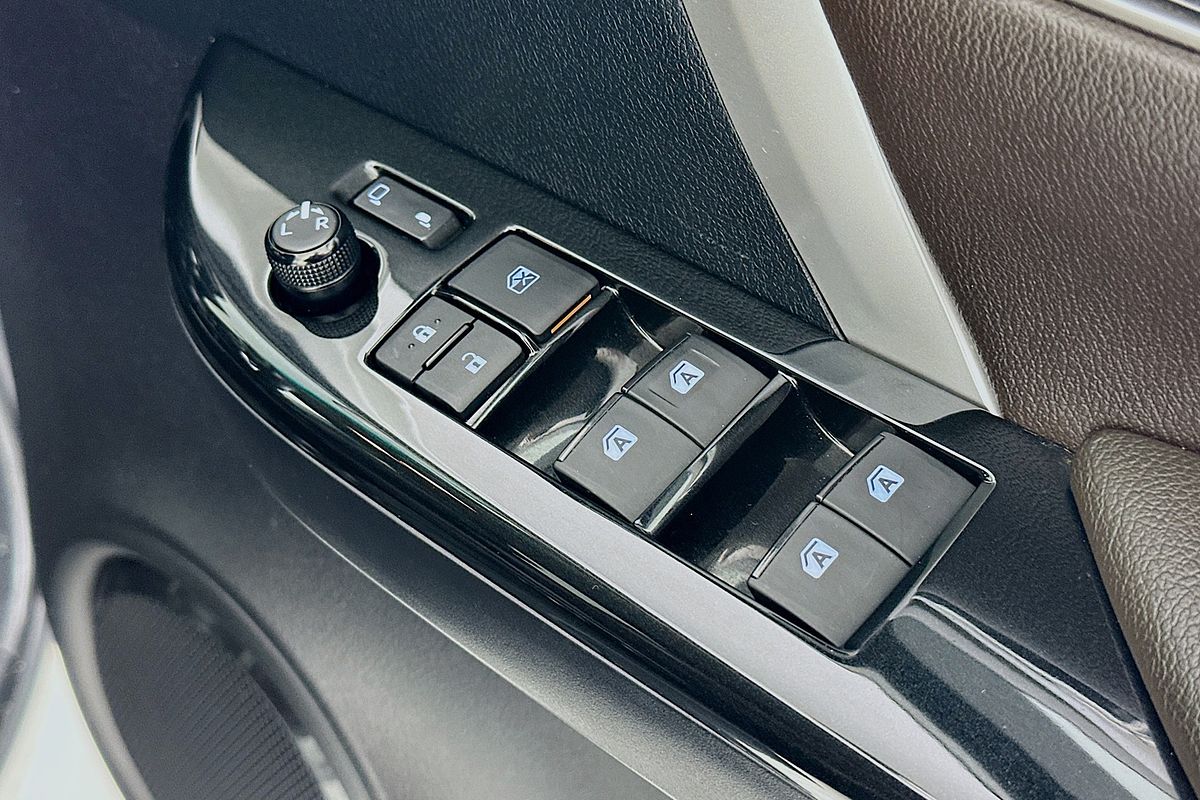 2017 Toyota FORTUNER CRUSADE GUN156R