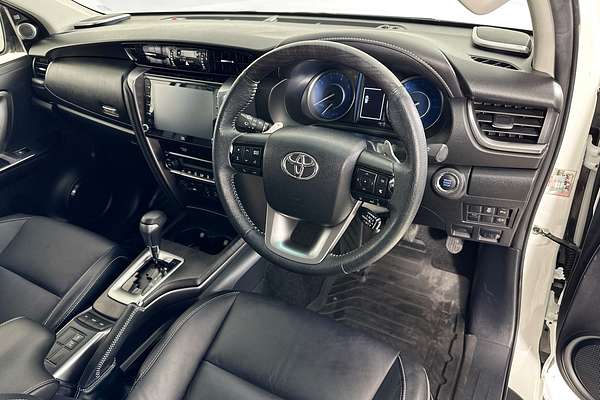 2020 Toyota FORTUNER CRUSADE GUN156R
