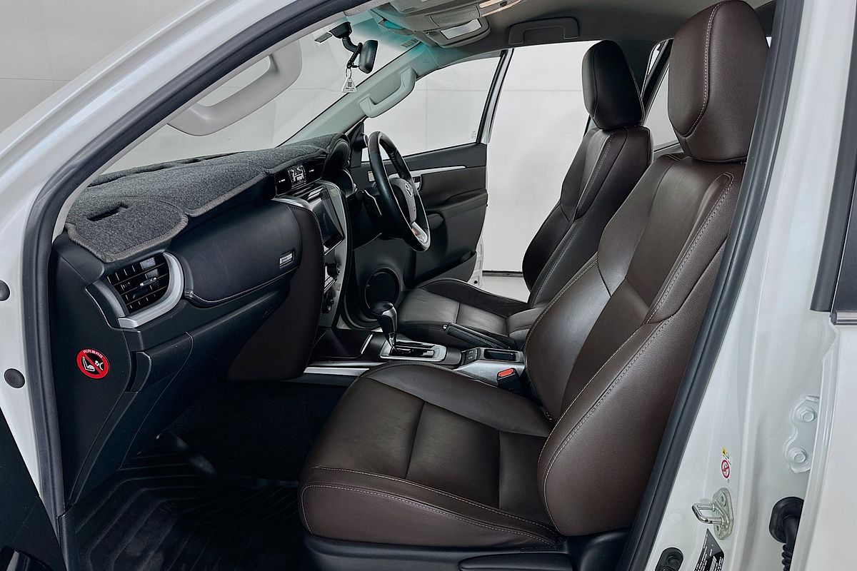 2017 Toyota FORTUNER CRUSADE GUN156R