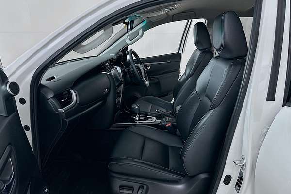 2022 Toyota FORTUNER GXL PREMIUM INTERIOR GUN156R