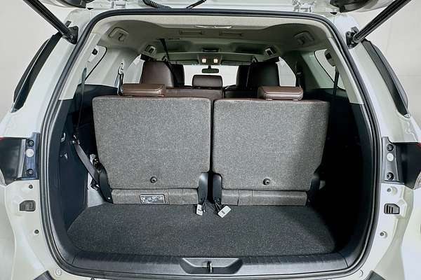 2017 Toyota FORTUNER CRUSADE GUN156R